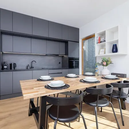 Luxurious Rakowicka By Renters Prestige Krakau