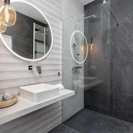 Luxurious Rakowicka By Renters Prestige Appartement